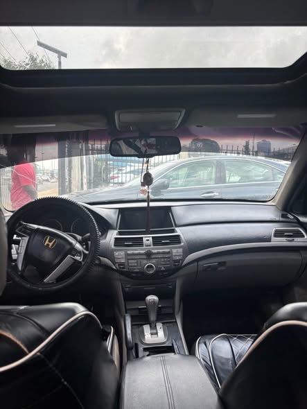 A picture of Honda accord 09