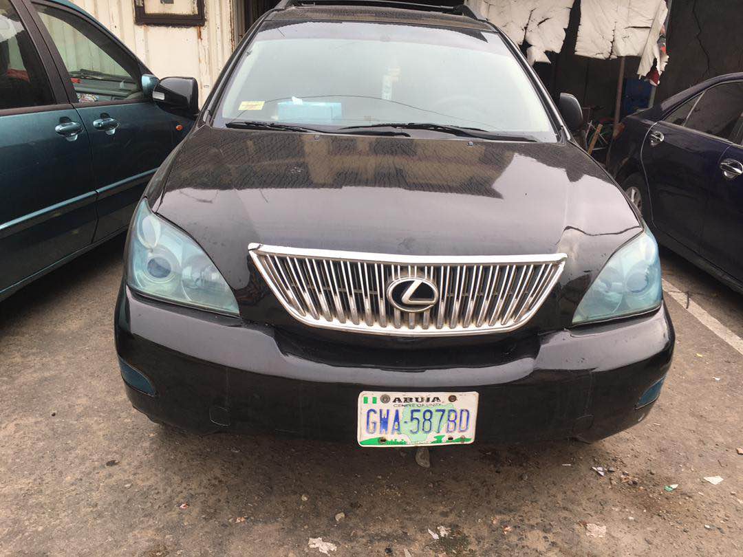 A picture of Lexus Rx 330