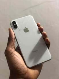 A picture of Iphone XS