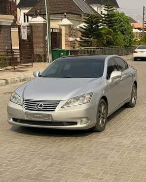 A picture of FOREIGN USED 2011 LEXUS ES350 FULL OPTION Panoramic Roof Thumbstart