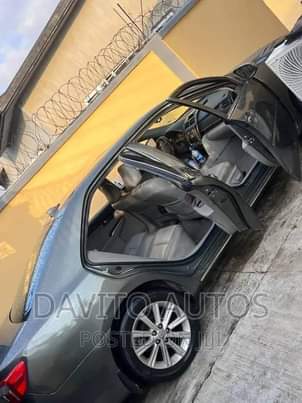 A picture of 2013 Toyota Camry XLE