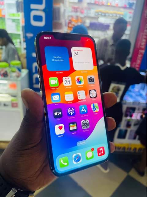A picture of iPhone 12 Pro Max 128gb