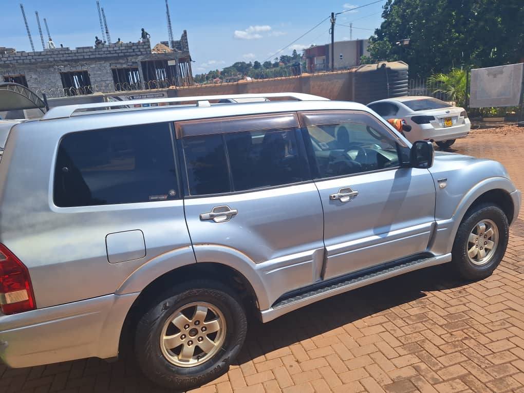 A picture of Mitsubishi Pajero