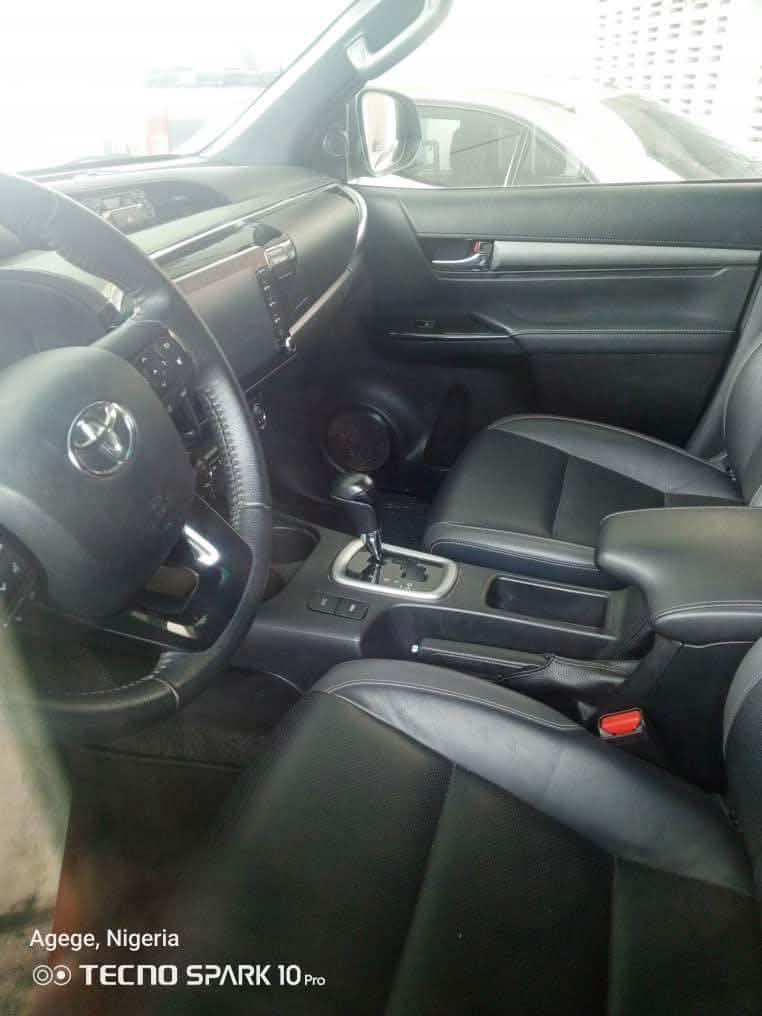 A picture of TOKS 2020 TOYOTA HILUS
