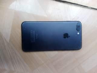 A picture of Am selling off my iPhone 7plus