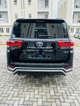 A picture of V8 2022 Toyota land cruiser Full option with bullet proof