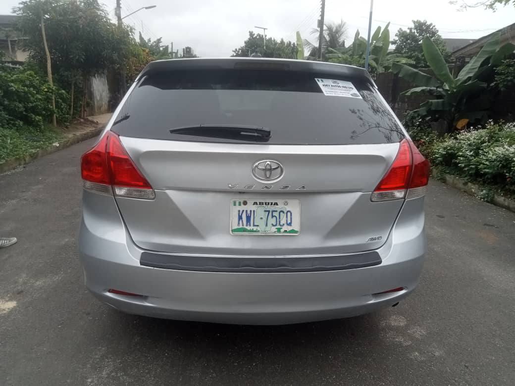 A picture of 2010 Venza