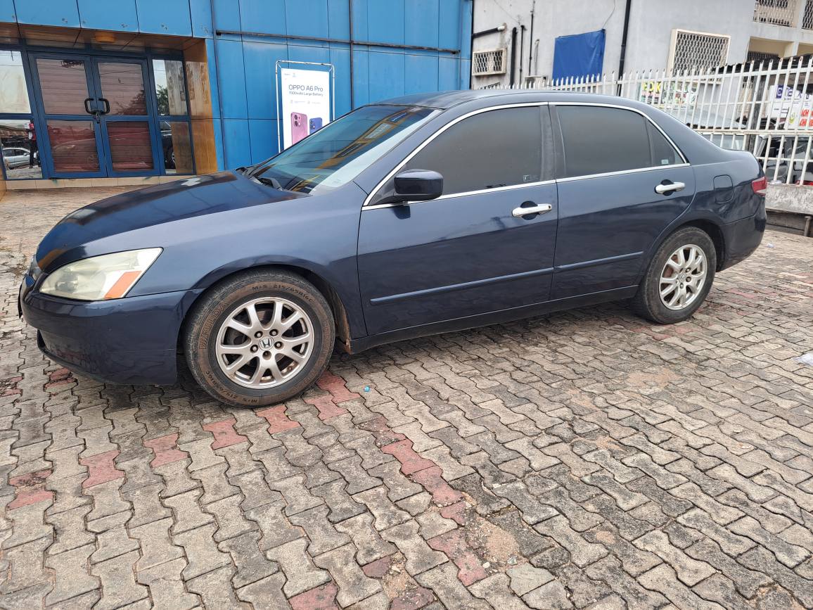 A picture of Honda accord 2004