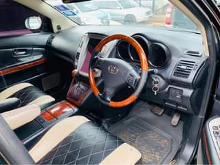 A picture of Toyota Harrier