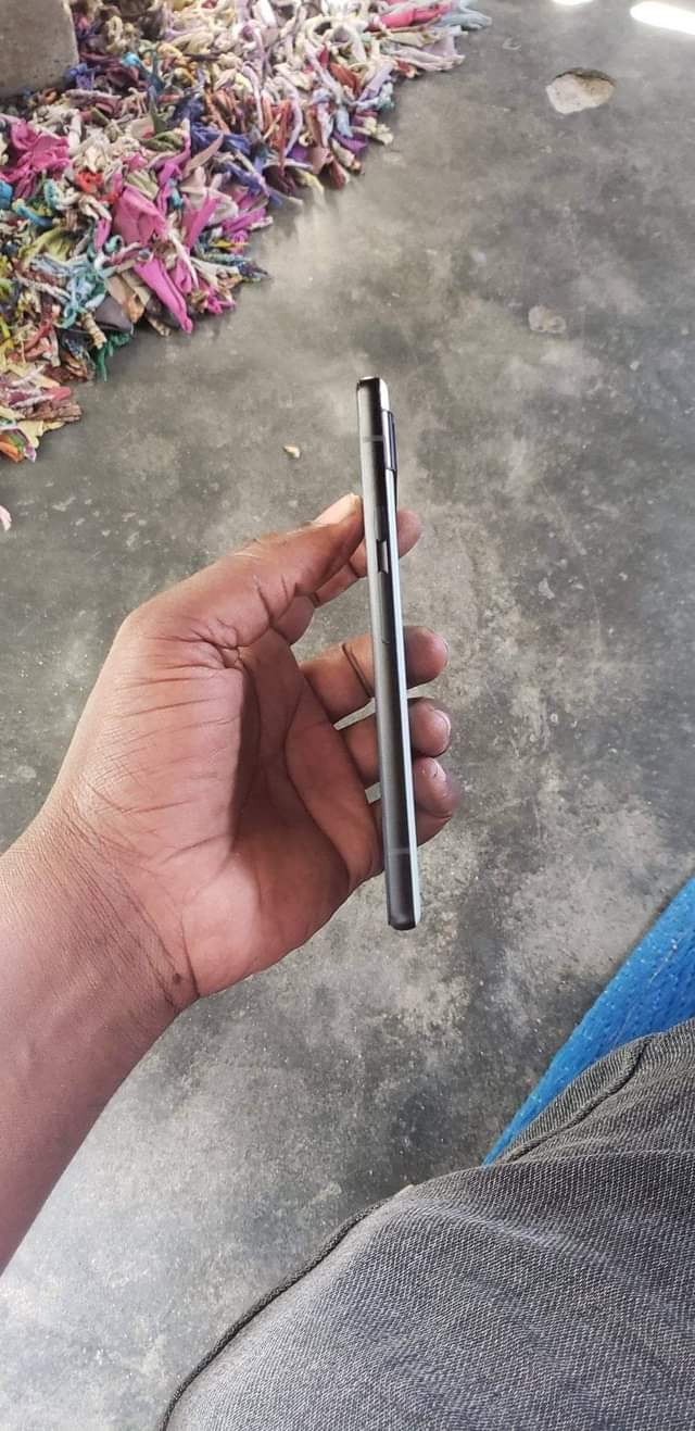 A picture of GOOGLE PIXEL 6 GB 128 RAM 6 GB