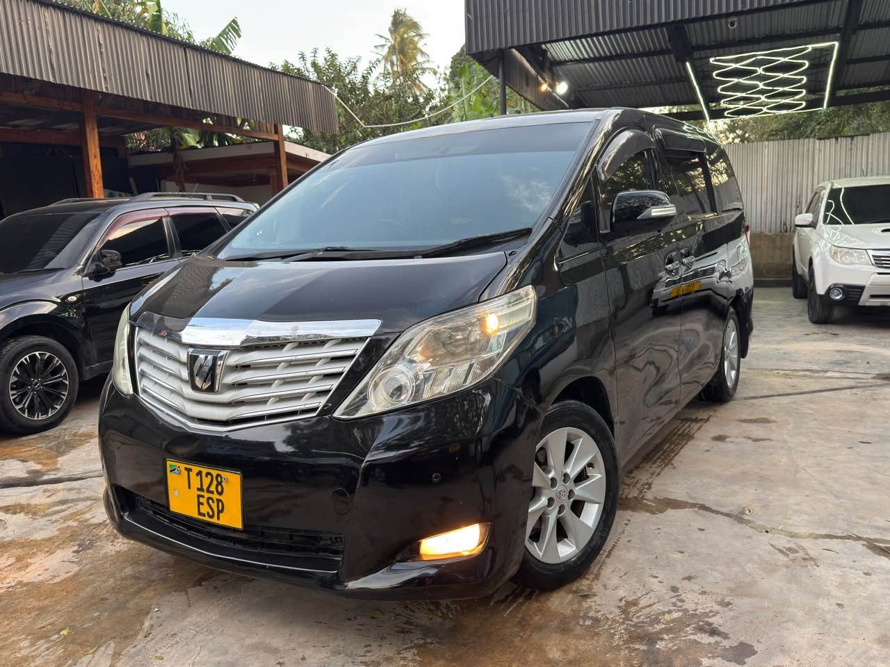 A picture of Toyota Alphard New 0789212701