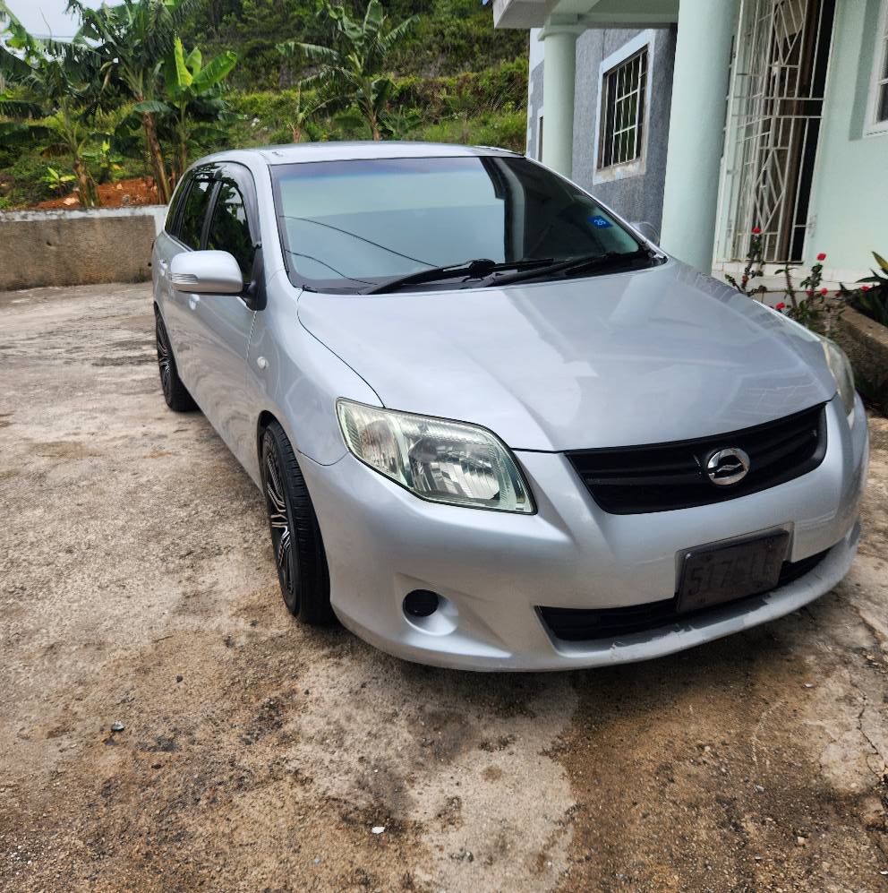 toyota fielder