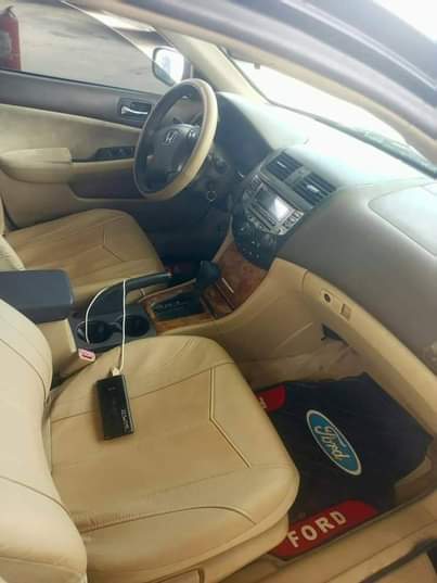A picture of 2004 HONDA Accord Alloy