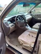 A picture of 2005 Toyota Highlander 05 06 Sedan