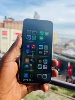 A picture of Iphone 11 64gb