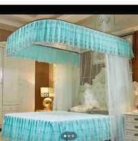 A picture of CALL ME 07710 29053 0700 429 054