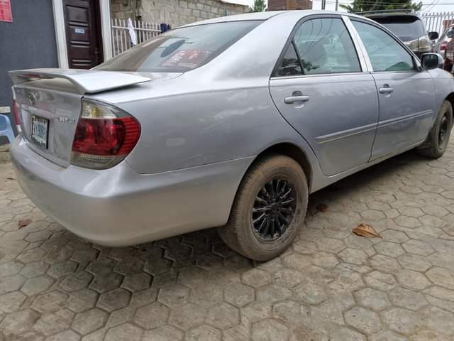 A picture of Toyota Camry 04
