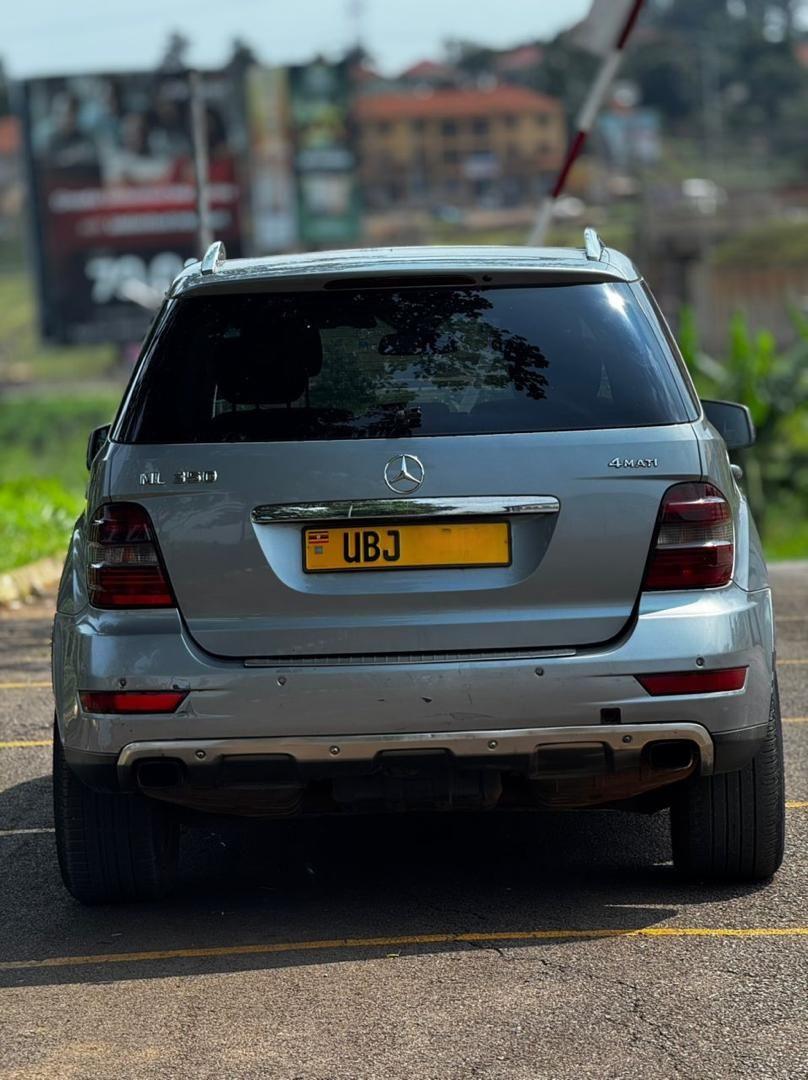 A picture of MERCEDES BENZ 4MATIC