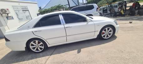 A picture of Nauza toyota crown