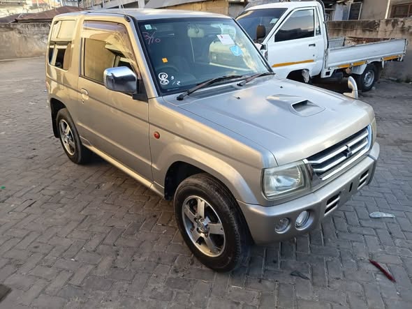 A picture of PAJERO MINI 0714058883