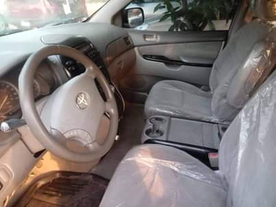 A picture of 2005 Belgium standard 05 Toyota Sienna Sienna