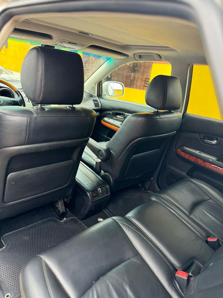A picture of Lexus RX350