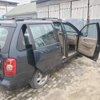 A picture of Mazda MPV 2005