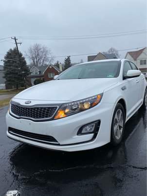 A picture of 2014 Kia Optima EX Hybrid Sedan 4D
