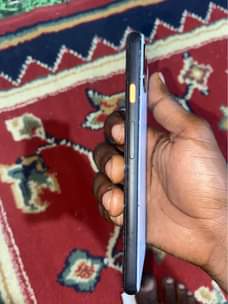 A picture of GOOGLE PIXEL 4 PLAIN