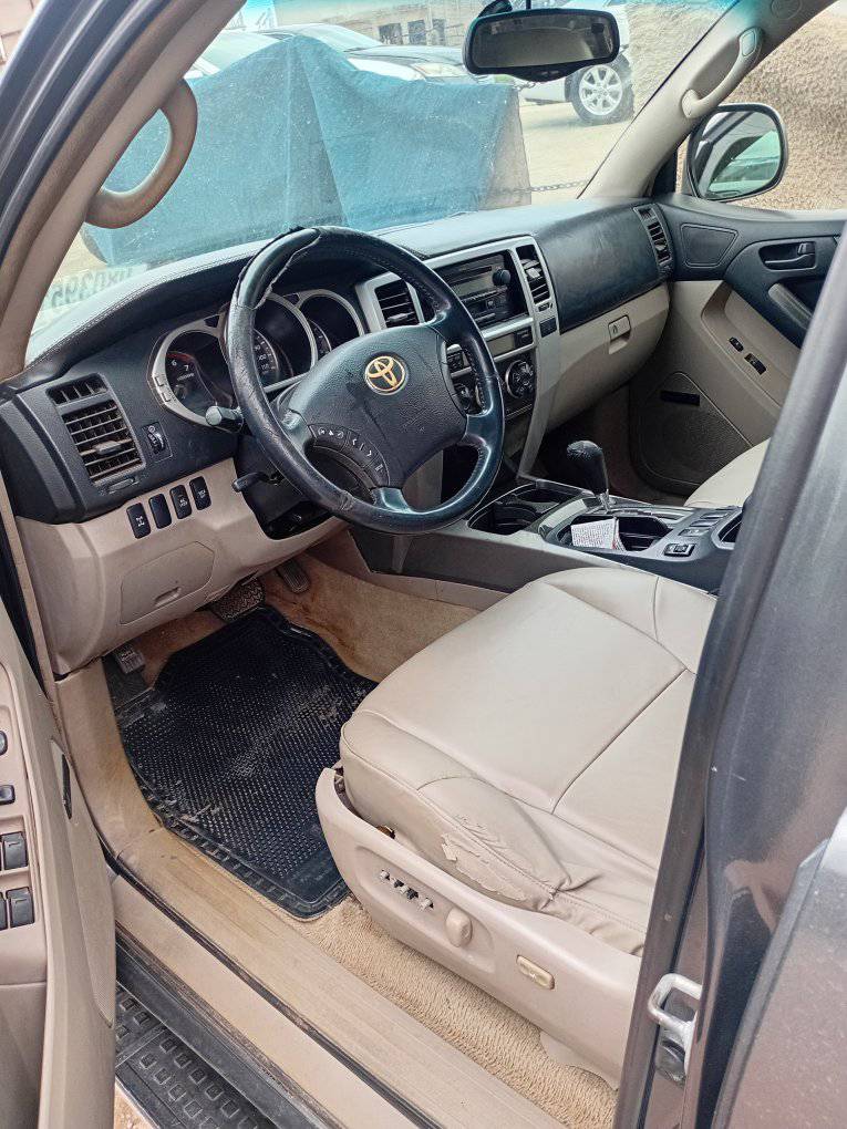 A picture of 2004 Toyota 4runer 2004 model