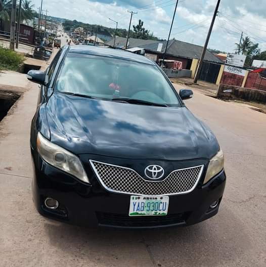 A picture of Toyota camry 2008 model Engine and gear Ac chilling buy