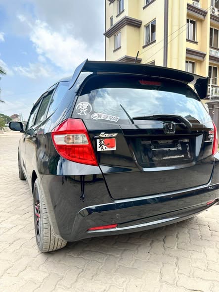 A picture of HONDA JAZZ 0714058883
