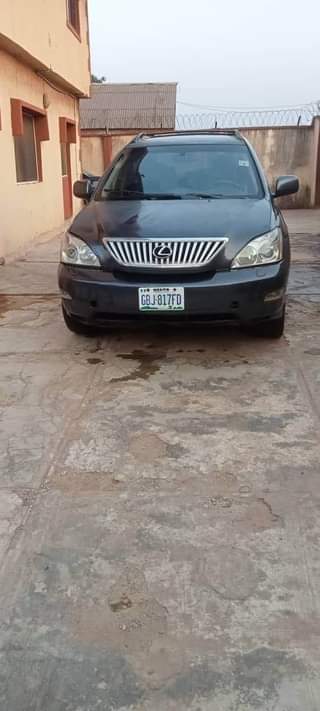 A picture of 2005 Lexus RX