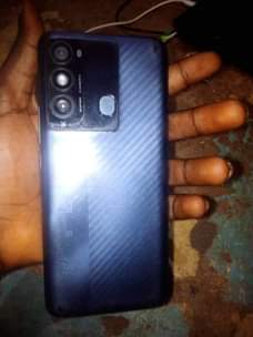 A picture of Itel Play 2gb ram 32gb ROM with screen issue on