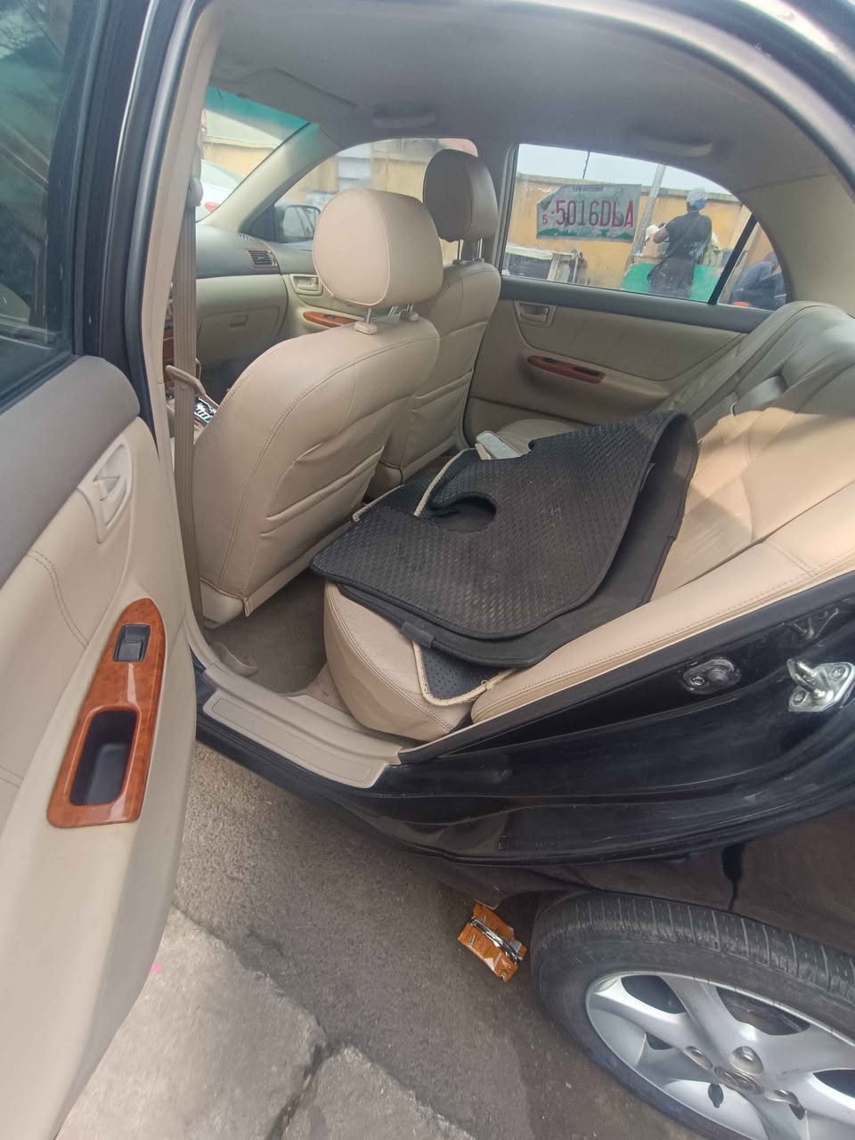 A picture of 2005 Toyota corolla