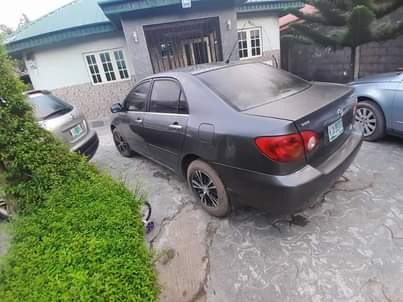 A picture of 2003 corolla