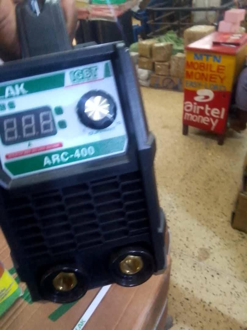 A picture of welding machine