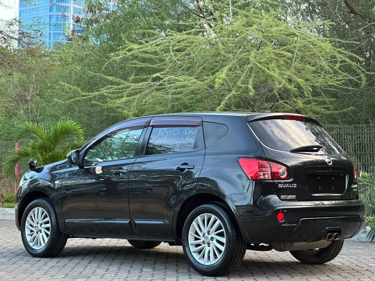 A picture of PRICE BEI 25 5M PLUS REGSTRATION NISSAN DUALIS CROSS RIDER