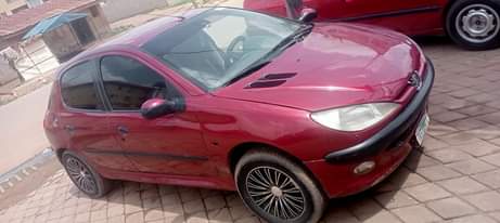 A picture of 206 Peugeot