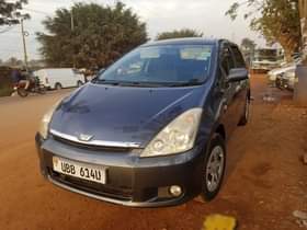 A picture of Toyota wish 2004 model 1800cc 20 million Call 0757953488
