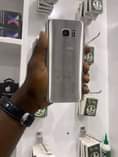 A picture of Sumsung s7 egde....