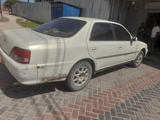 A picture of TOYOTA CRESTAR GARI KALI SNAA FULL AC HAINA KIPENGELE CHOCHOTE