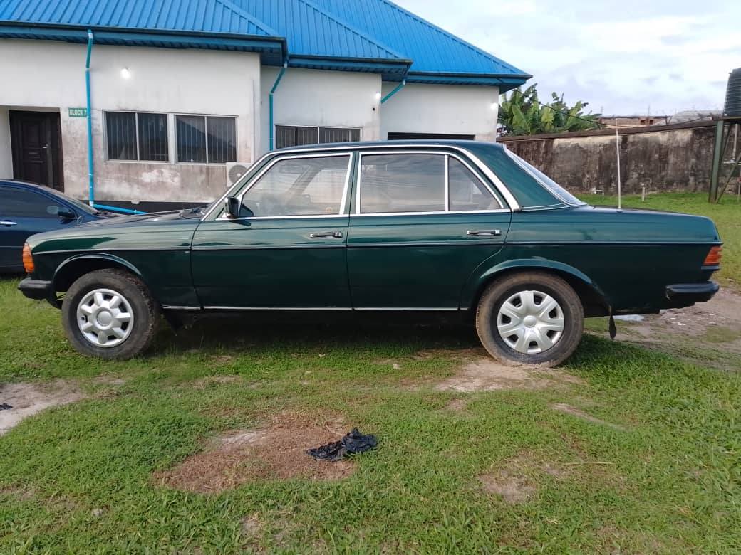 A picture of Benz 200