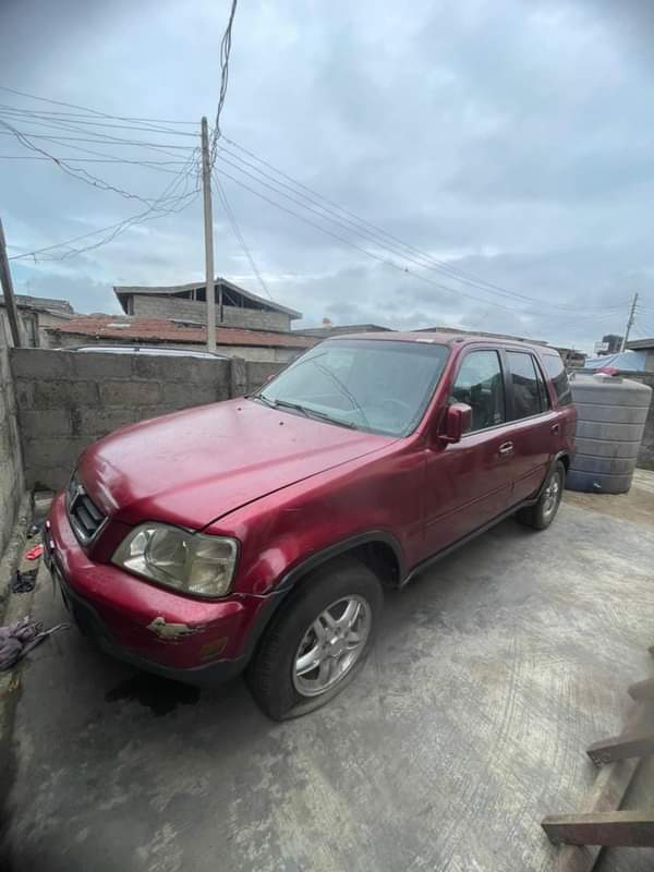 A picture of Honda Cr V 1999 first user from toks Parked for