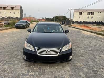 A picture of This is toks standard lexus Es350 2010 model reg but