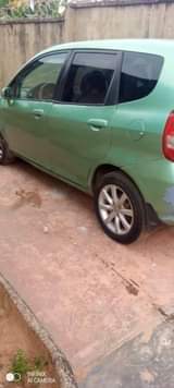 A picture of Honda jazz 2005 Xmas family car