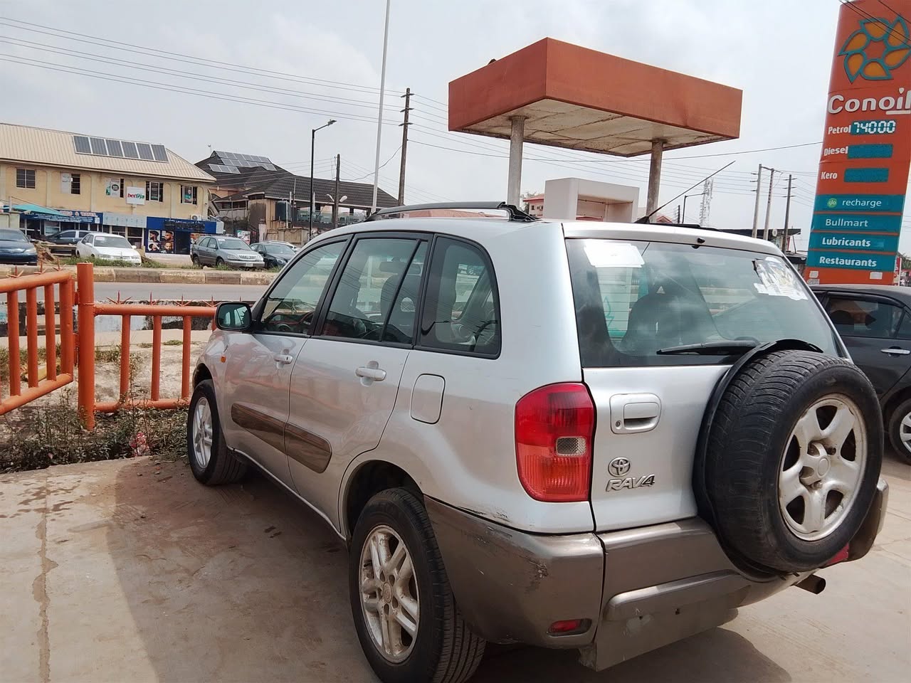 A picture of 2004 Toyota rav4