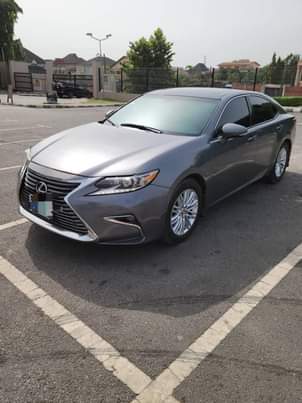 A picture of Lexus Es 350 Year 2015 Full option Nigerian use Accident