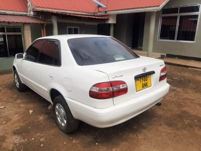 A picture of TOYOTA COROLLA