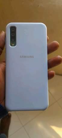 A picture of SAMSUNG A50